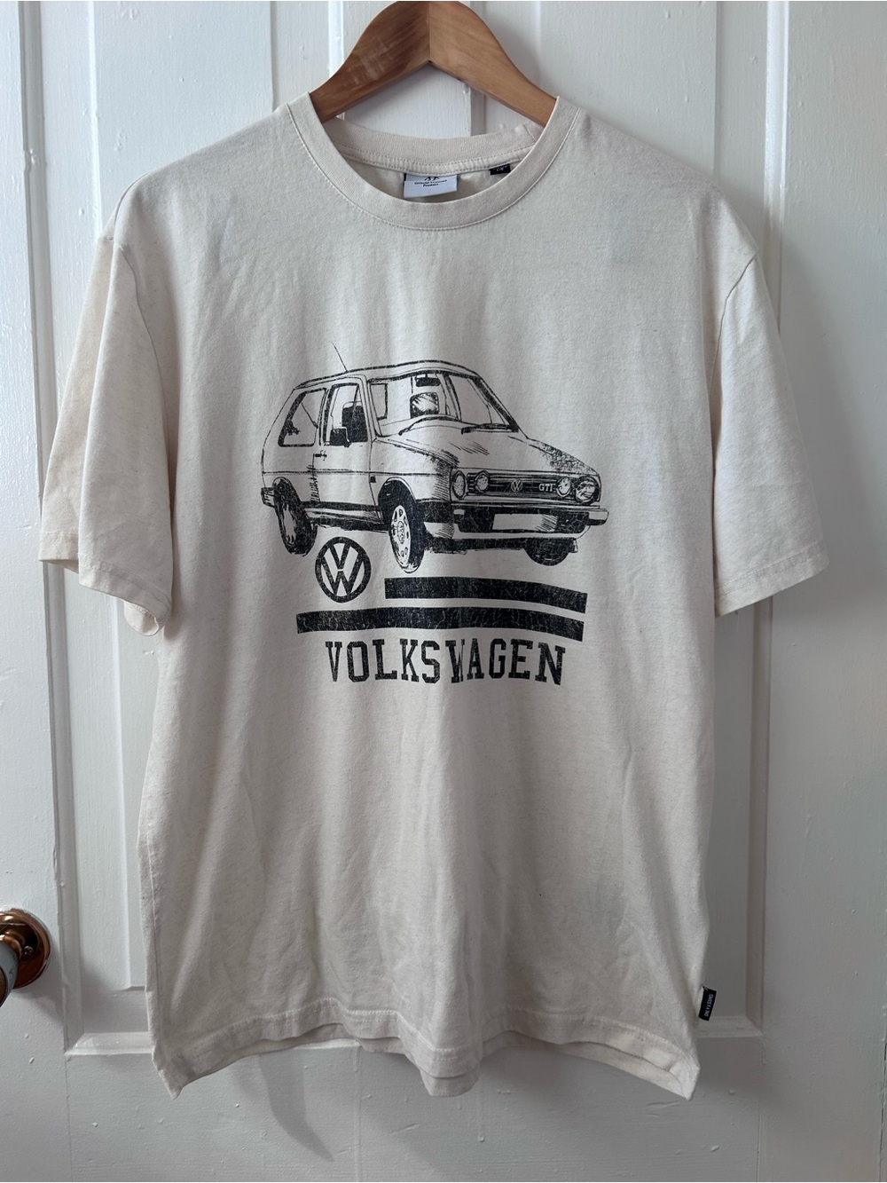 Show off your automotive passion with this vintage-inspired Volkswagen Golf Mk1